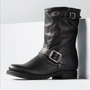 Frye Veronica short booties